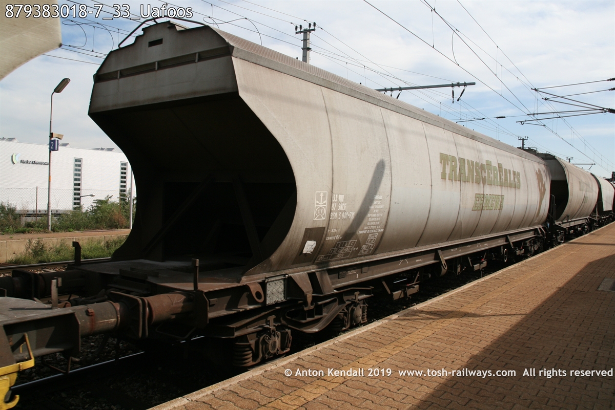 879383018-7_33_Uafoos.jpg